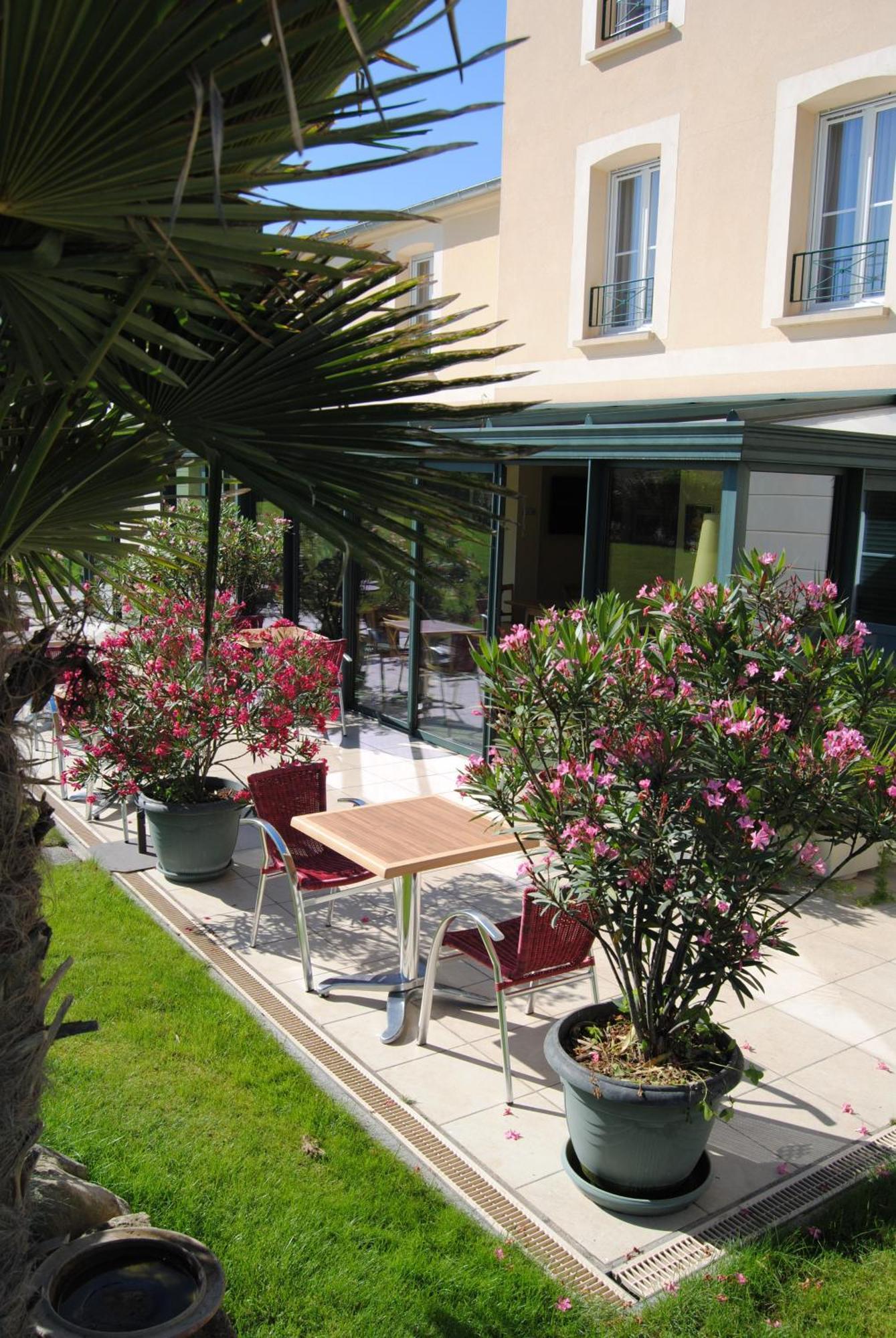 Brit Hotel Châteaudun المظهر الخارجي الصورة