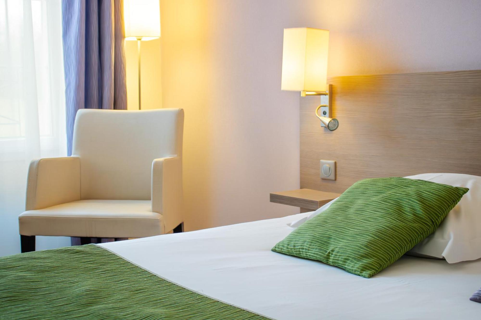 Brit Hotel Châteaudun المظهر الخارجي الصورة