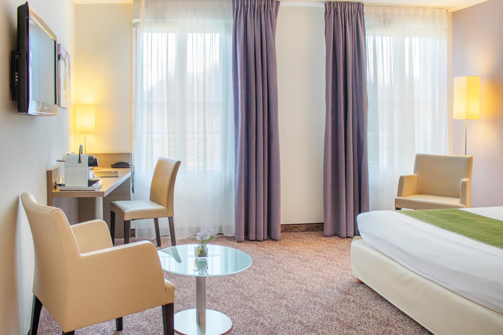 Brit Hotel Châteaudun المظهر الخارجي الصورة