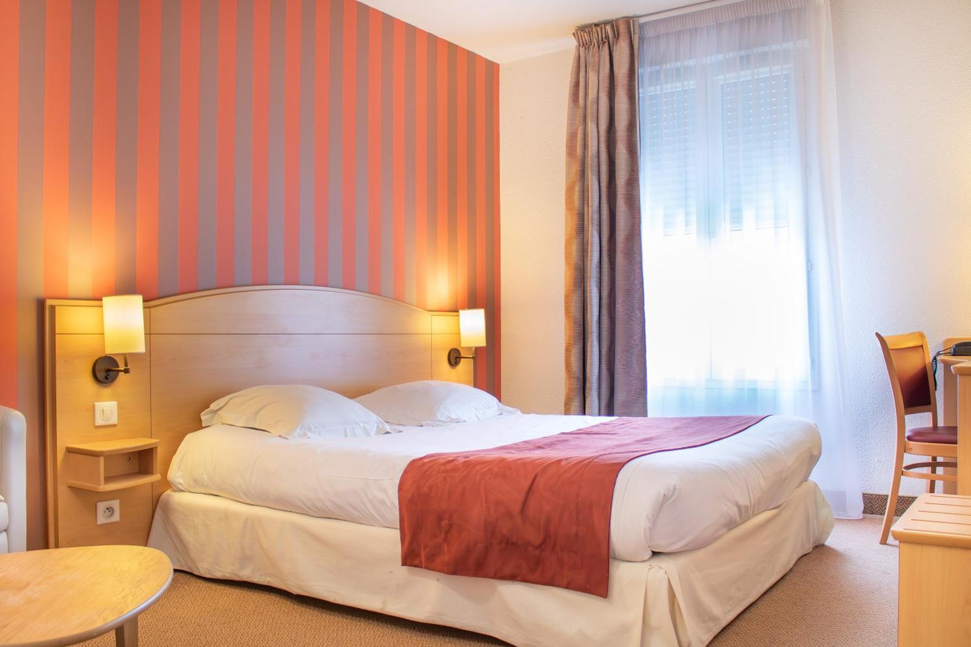 Brit Hotel Châteaudun المظهر الخارجي الصورة