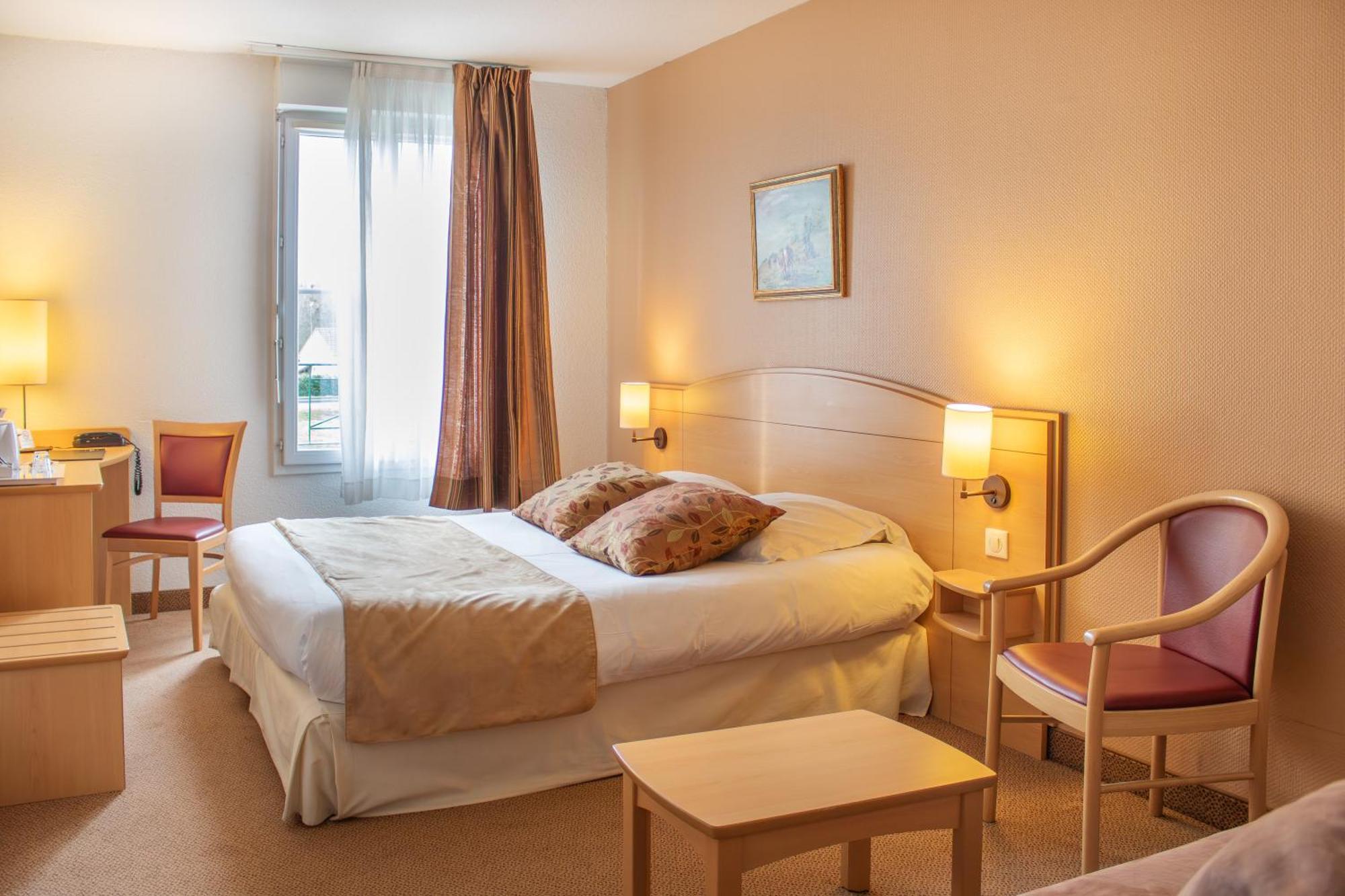 Brit Hotel Châteaudun المظهر الخارجي الصورة