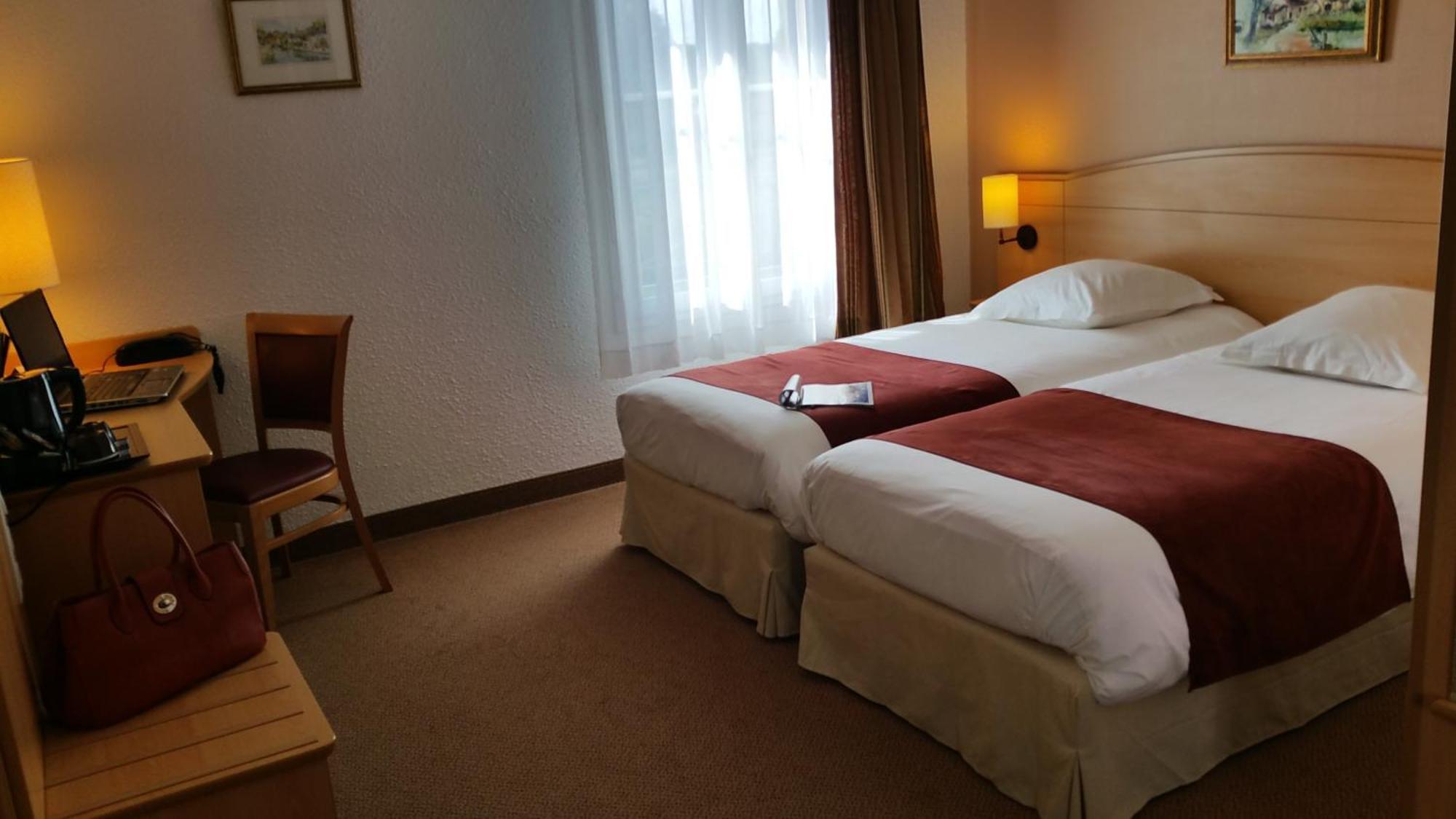 Brit Hotel Châteaudun المظهر الخارجي الصورة