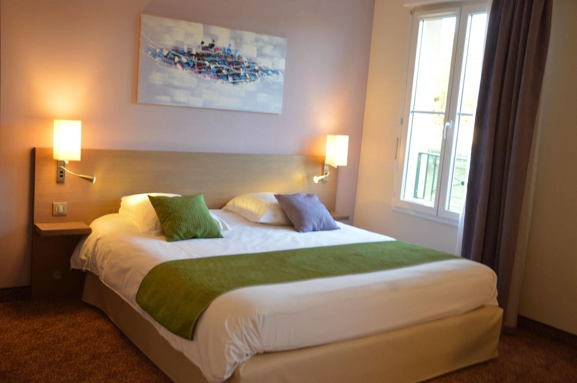Brit Hotel Châteaudun المظهر الخارجي الصورة